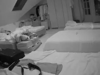 Camsoda Live Sex of voyeurcam-julmodels-bed-3