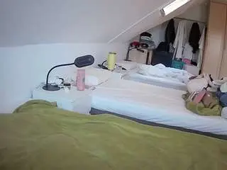 Camsoda Sex Chat of voyeurcam-julmodels-bed-4