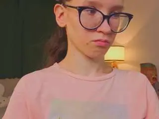 Camsoda Nude Webcam of lynettebails