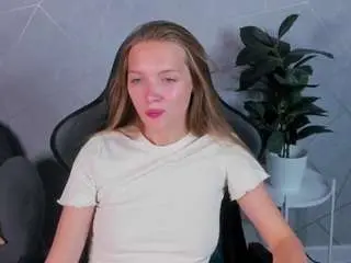 Camsoda Adult Webcam of robin-li