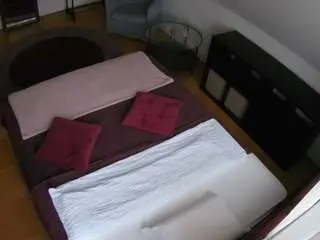 Camsoda Free Porn Cam of voyeurcam-julmodels-whitebed-2