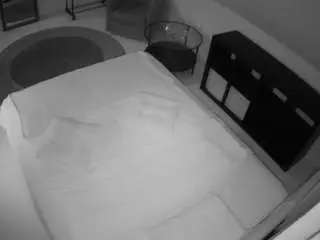 Camsoda Live Sex Cam of voyeurcam-julmodels-whitebed-2