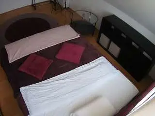 voyeurcam-julmodels-whitebed-2 from camsoda