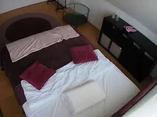 Camsoda Sex Cam of voyeurcam-julmodels-whitebed-2