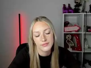 Camsoda Watch Live Sex Cams of evelynblond