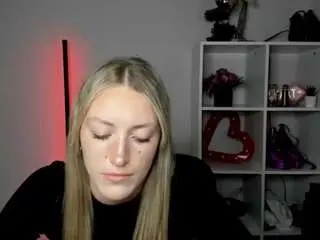 Camsoda Watch Live Sex Cams of evelynblond