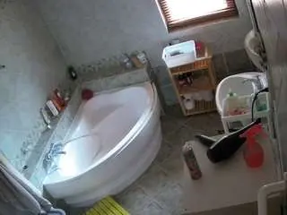 Camsoda Free Live Porn of voyeurcam-julmodels-bath-1st-2