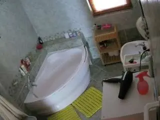 voyeurcam-julmodels-bath-1st-2 from camsoda
