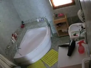 Camsoda Free Porn Cam of voyeurcam-julmodels-bath-1st-2