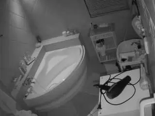 Camsoda Live Sex of voyeurcam-julmodels-bath-1st-2
