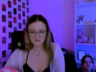 Camsoda Nude Webcam of caroline-rose
