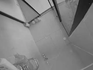 Camsoda Private Sex Chat of voyeurcam-jb-shower-2