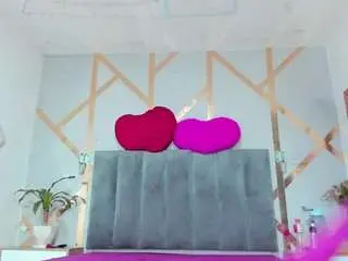 Camsoda Adult Webcams of carolinee-torres