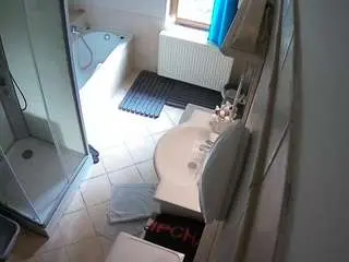 Camsoda Watch Live Sex Cams of voyeurcam-julmodels-bath-2nd-2