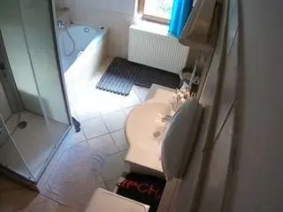 Camsoda Live Porn of voyeurcam-julmodels-bath-2nd-2