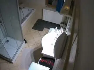 Camsoda Adult Webcam of voyeurcam-julmodels-bath-2nd-2