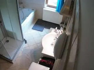 Camsoda Nude Webcam of voyeurcam-julmodels-bath-2nd-2
