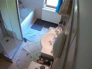 Camsoda Sex Chat of voyeurcam-julmodels-bath-2nd-2