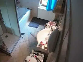 Camsoda Nude Webcam of voyeurcam-julmodels-bath-2nd-2