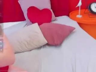 fluffymonica from camsoda