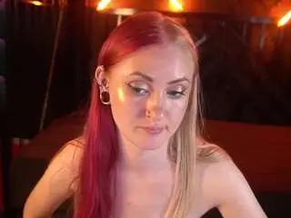 dramaquenn from camsoda