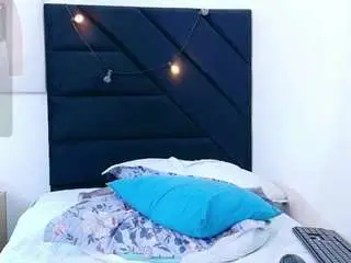 kinkyhousewifee from camsoda