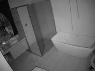 Camsoda Nude Webcam of voyeurcam-casa-salsa-bathroom-2