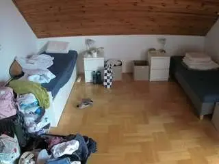 Camsoda Sex Chat of voyeurcam-julmodels-greybed-3