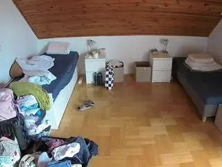 Camsoda Sex Cam of voyeurcam-julmodels-greybed-3