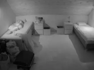 Camsoda Live Sex of voyeurcam-julmodels-greybed-3