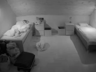 Camsoda Sex Chat of voyeurcam-julmodels-greybed-3