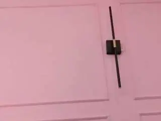 Camsoda Nude Webcam of mia-colllins