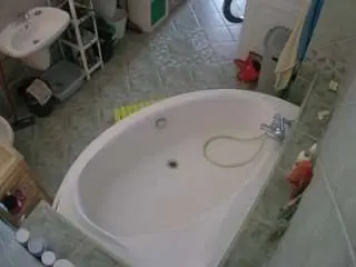Camsoda Best Webcam of voyeurcam-julmodels-bath-1st-1