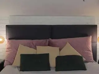 Camsoda Free Live Porn of cherrykisss