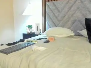 bigbooty-mommy from camsoda
