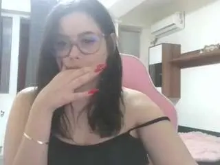 Camsoda Sex Cam of prettyjulliette