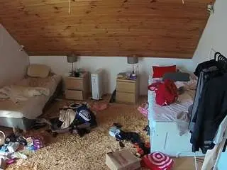 Camsoda Sex Chat of voyeurcam-julmodels-whitebed-3