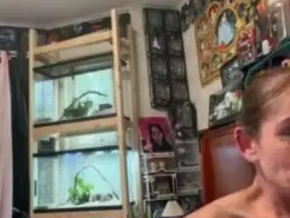 Camsoda Free Porn Cam of saralaw22