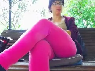 Camsoda Free Porn Cam of mellysquirtybiglabia