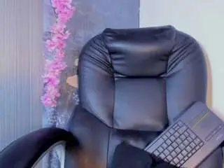 Camsoda Free Porn Cam of emilyy-77