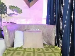 Camsoda Nude Webcam of evelynrousse