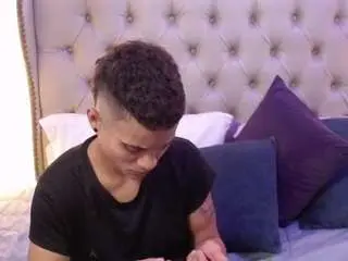 Camsoda Sex Chat of liiamthompson