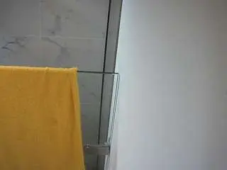 Camsoda Nude Webcam of voyeurcam-casa-salsa-bathroom-7