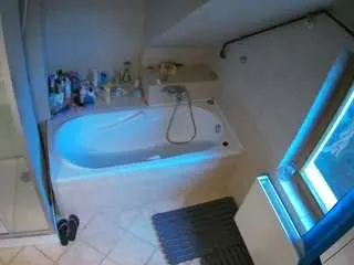 voyeurcam-julmodels-bath-2nd-1 from camsoda