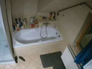 Camsoda Live Porn of voyeurcam-julmodels-bath-2nd-1