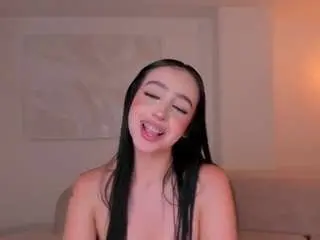 Camsoda Free Porn Cam of paulinesanz