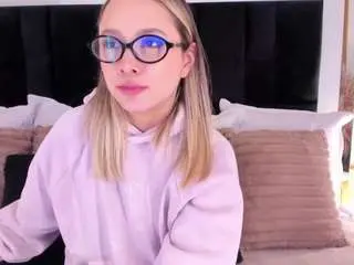 Camsoda Free Live Porn of gretavelvet