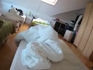 Camsoda Live Porn of voyeurcam-julmodels-bed-1
