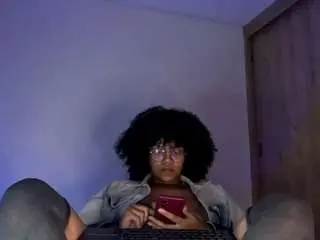 Camsoda Nude Webcam of emma-ruiz