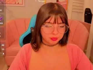 elizabeth-t from camsoda